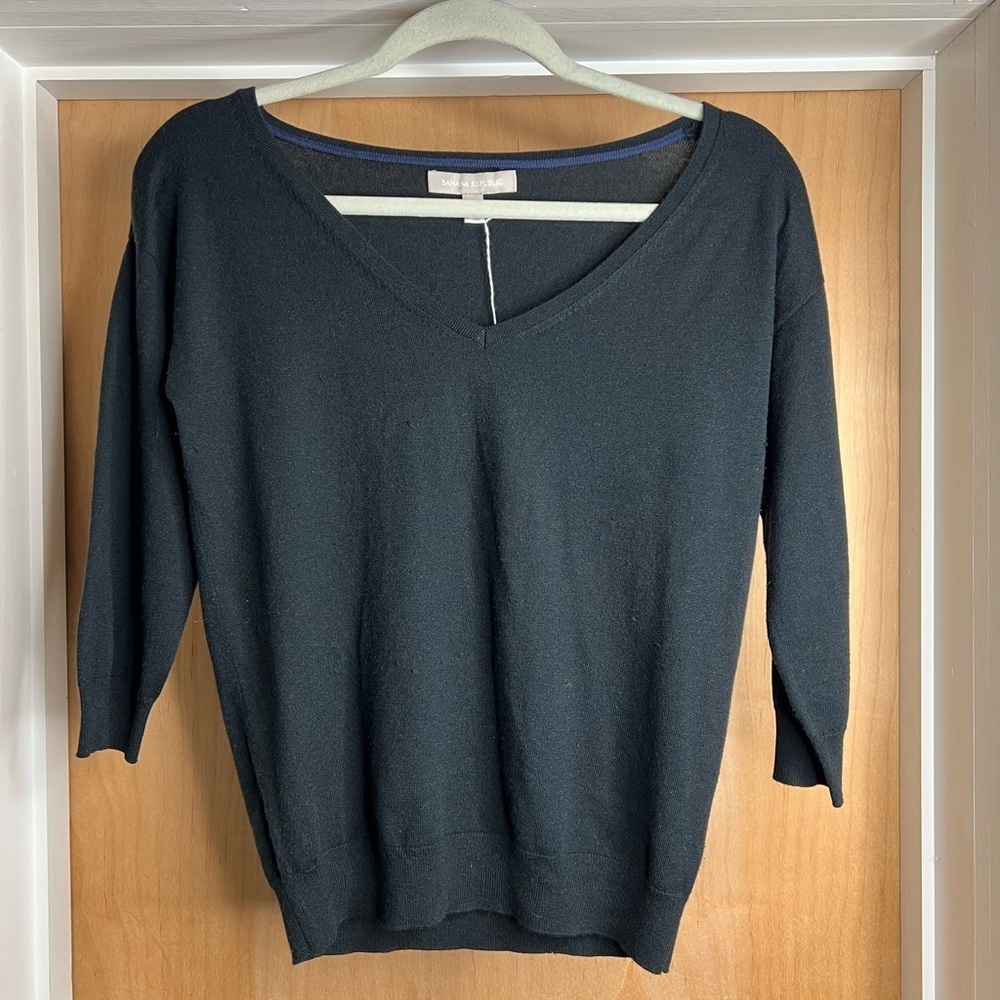 Banana Republic  Black Marilyn V-Neck Sweater.  Size: Xtra Small